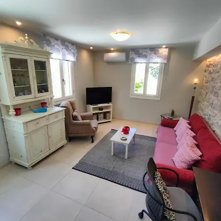 Varko House Апартаменты *