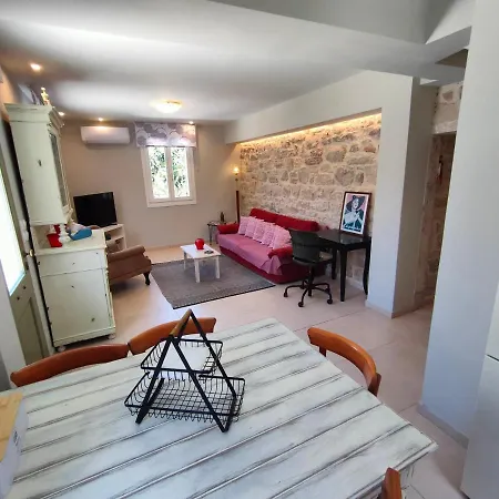 Апартаменты Varko House *