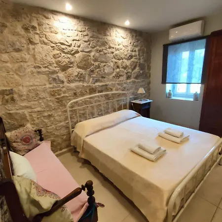 Апартаменты Varko House