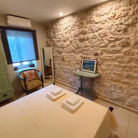 Varko House Апартаменты *