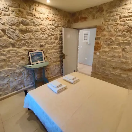 Varko House Апартаменты