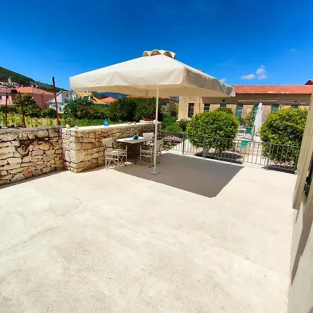 Varko House Апартаменты