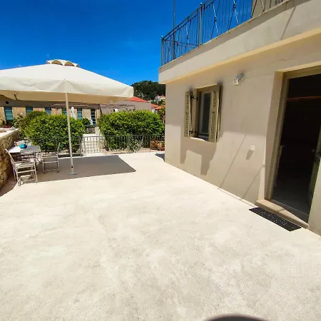 Varko House Apartman Vathí