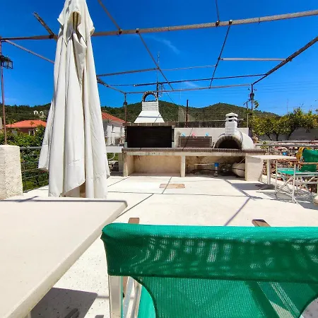 Varko House * Ithaka