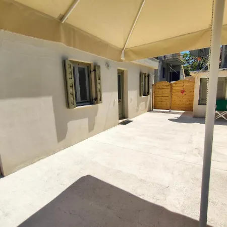 Varko House *