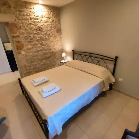 Varko House Апартаменты *