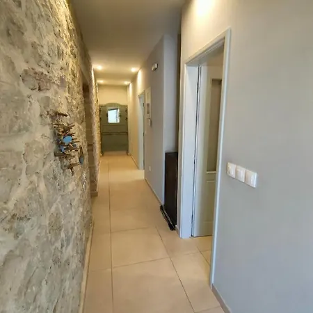 Varko House *